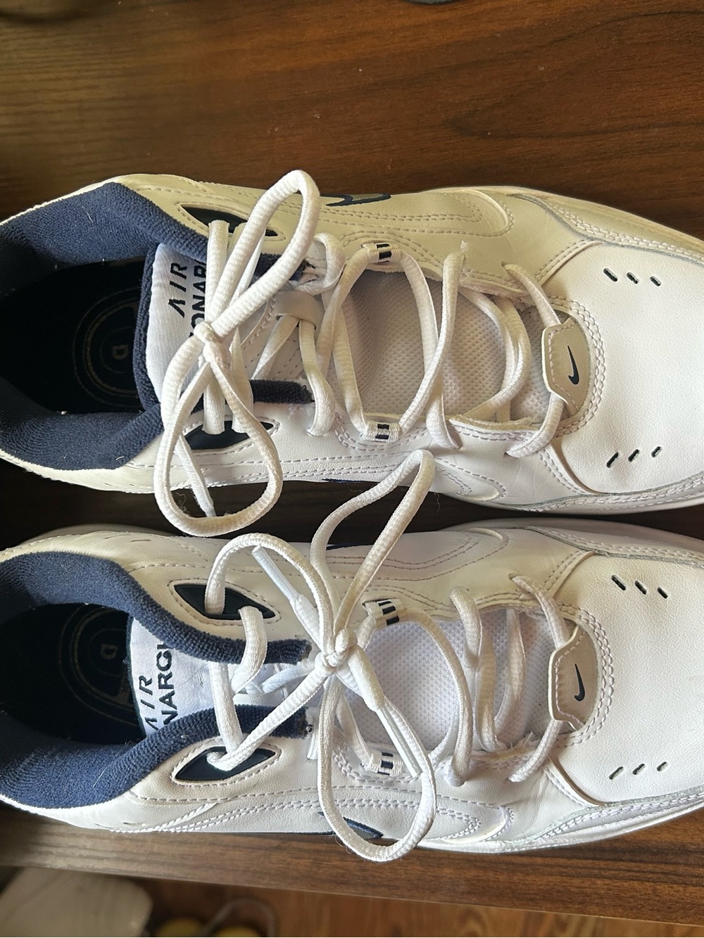 Nike Men’s White and Navy Low-Top Sneakers